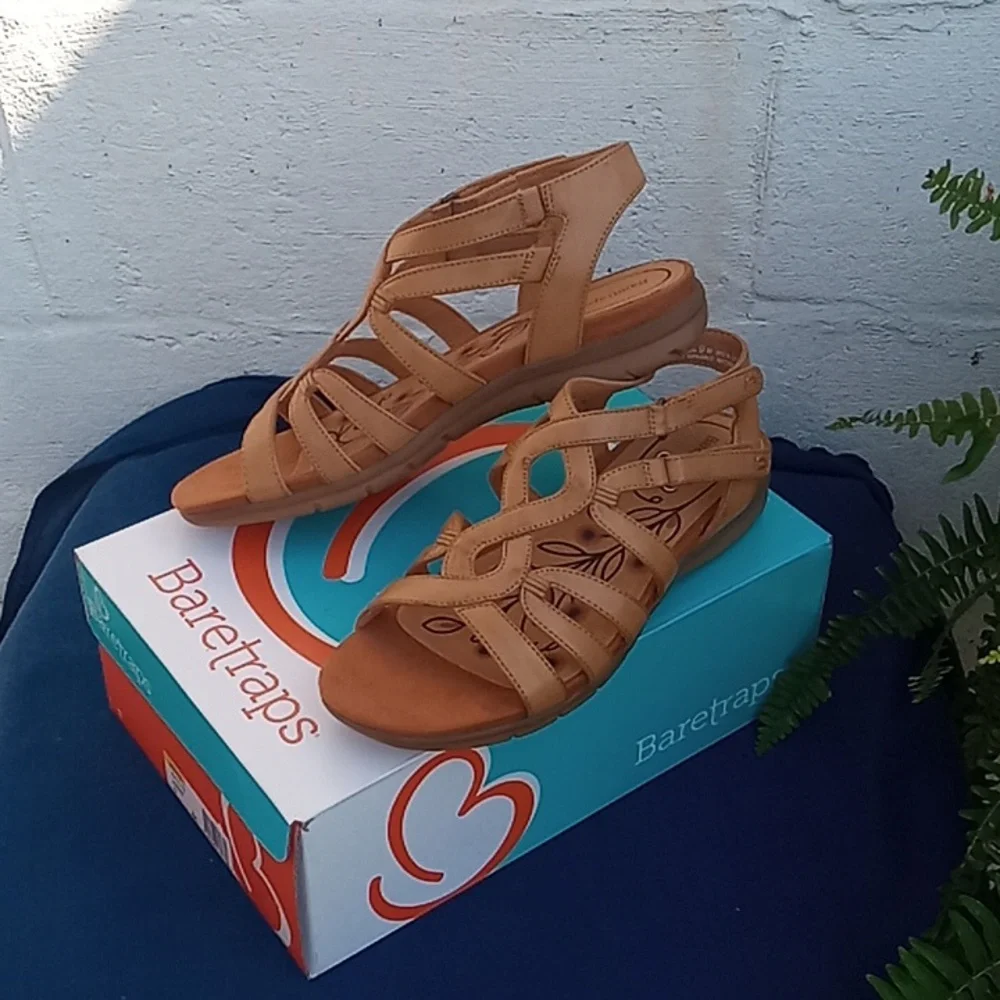 Baretraps Kaylyn Auburn size 9 M Gladiator Sandals - Picture 2 of 7
